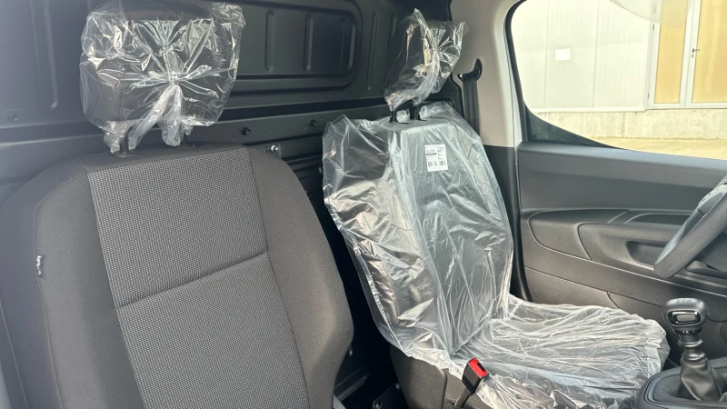 Toyota Proace City VAN L1 1.5D Comfort, снимка 17 - Автомобили и джипове - 52324576