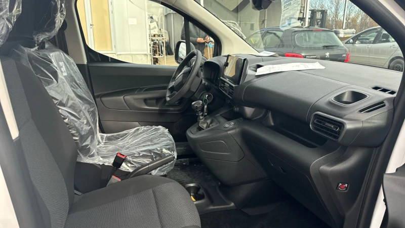 Toyota Proace City VAN L1 1.5D Comfort, снимка 12 - Автомобили и джипове - 52324576