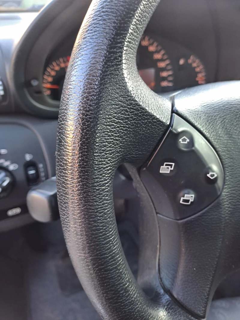 Mercedes-Benz C 180, снимка 7 - Автомобили и джипове - 52334893