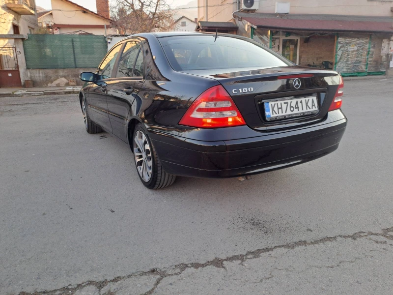 Mercedes-Benz C 180, снимка 4 - Автомобили и джипове - 52334893