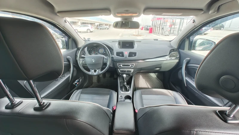 Renault Megane, снимка 11 - Автомобили и джипове - 53455326