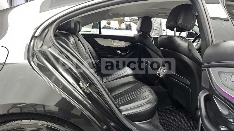 Mercedes-Benz CLS 400 4Matic* ОБДУХВАНЕ* КОЖЕН САЛОН, снимка 12 - Автомобили и джипове - 54066408