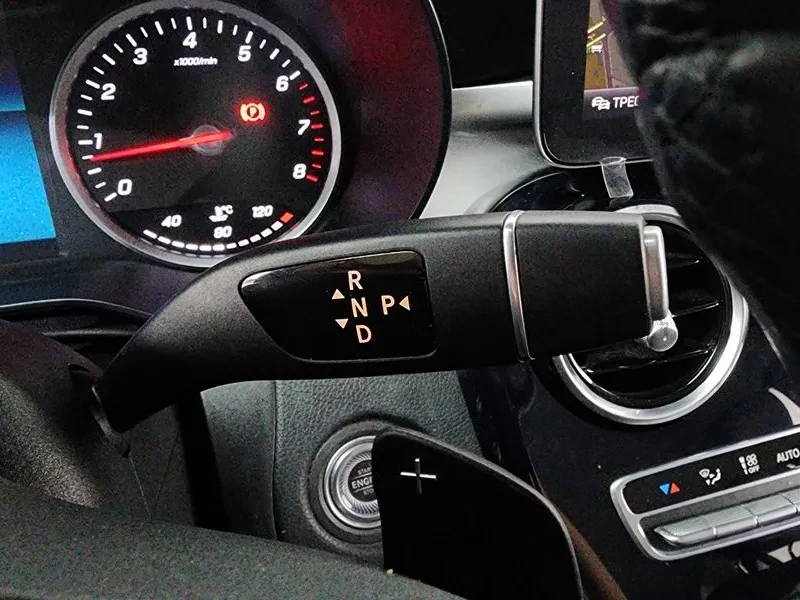 Mercedes-Benz C 200, снимка 9 - Автомобили и джипове - 56353825