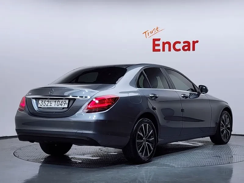 Mercedes-Benz C 200, снимка 2 - Автомобили и джипове - 56353825