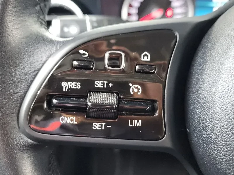 Mercedes-Benz C 200, снимка 16 - Автомобили и джипове - 56353825