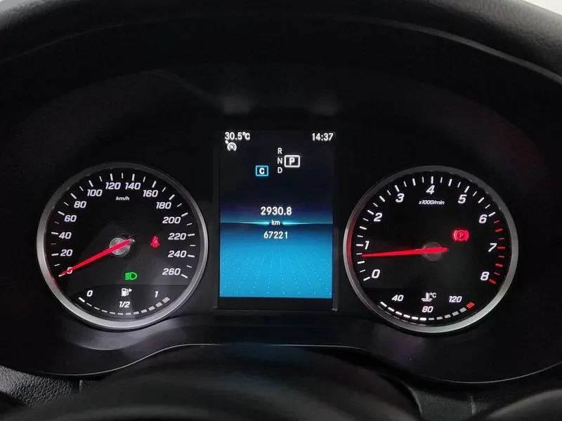 Mercedes-Benz C 200, снимка 8 - Автомобили и джипове - 56353825