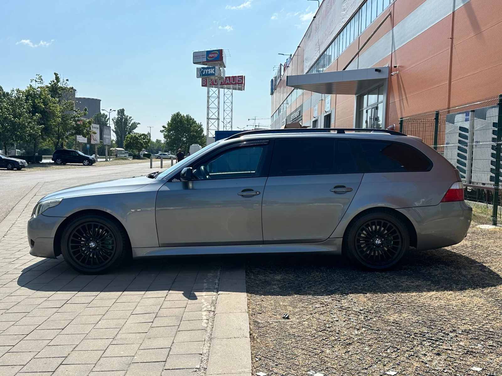 BMW 520 2.0d 150 к.с. - изображение 2