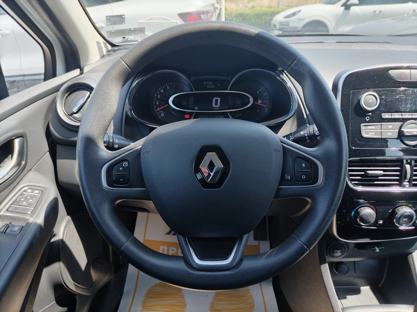 Renault Clio TCe/75к.с/Life/N1 - изображение 9
