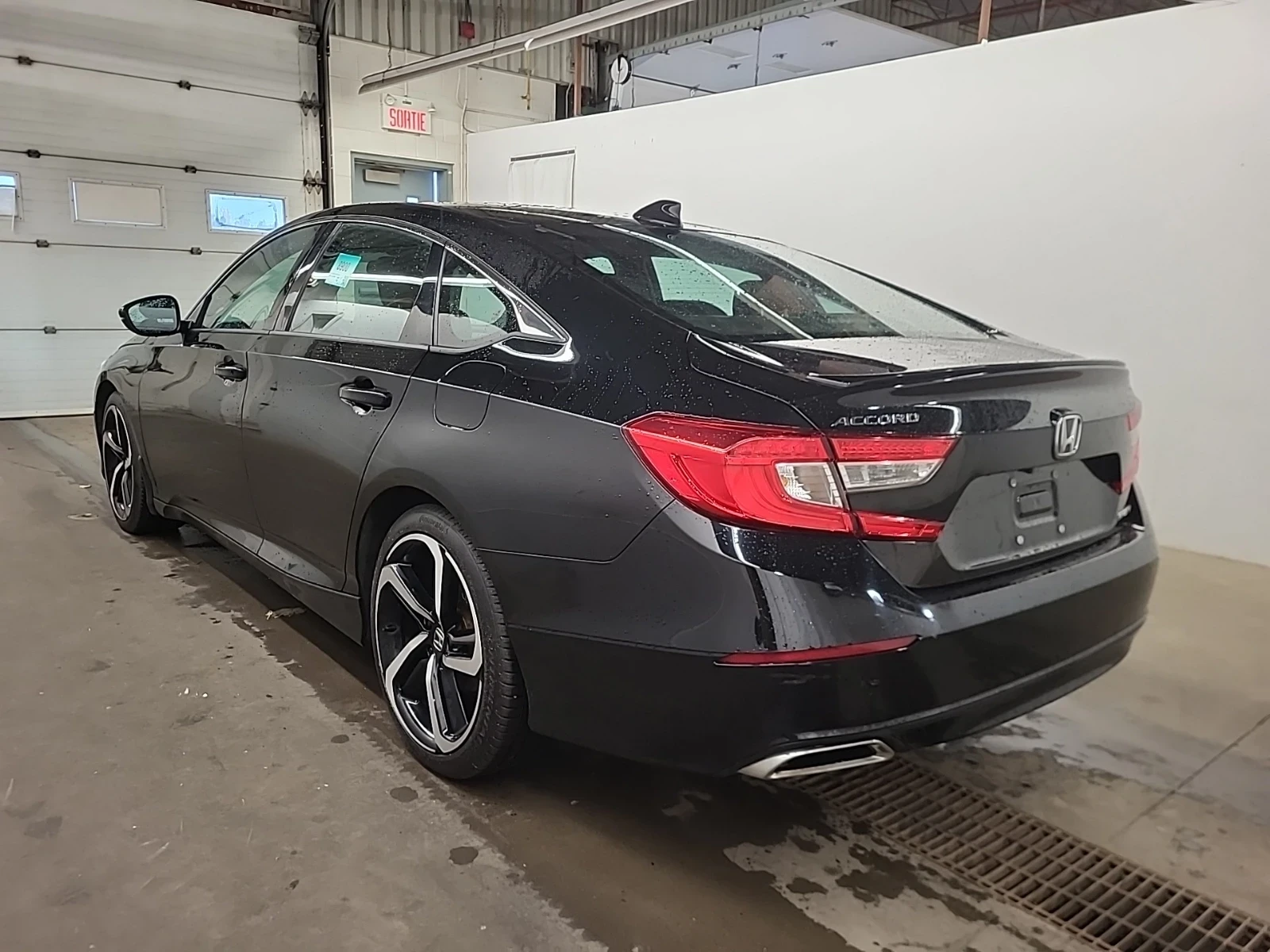 Honda Accord РЪЧКА * * SPORT * * CAR FAX * * АВТО КРЕДИТ * *  - изображение 5