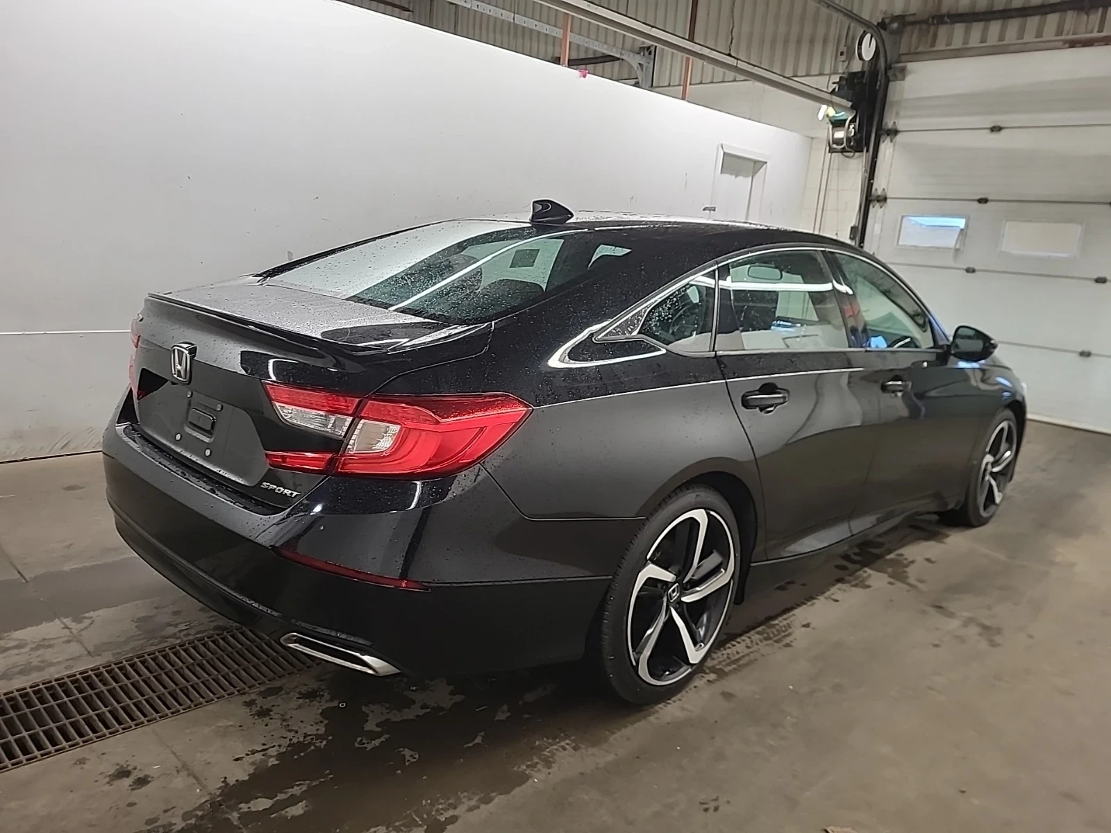 Honda Accord РЪЧКА * * SPORT * * CAR FAX * * АВТО КРЕДИТ * *  - изображение 4