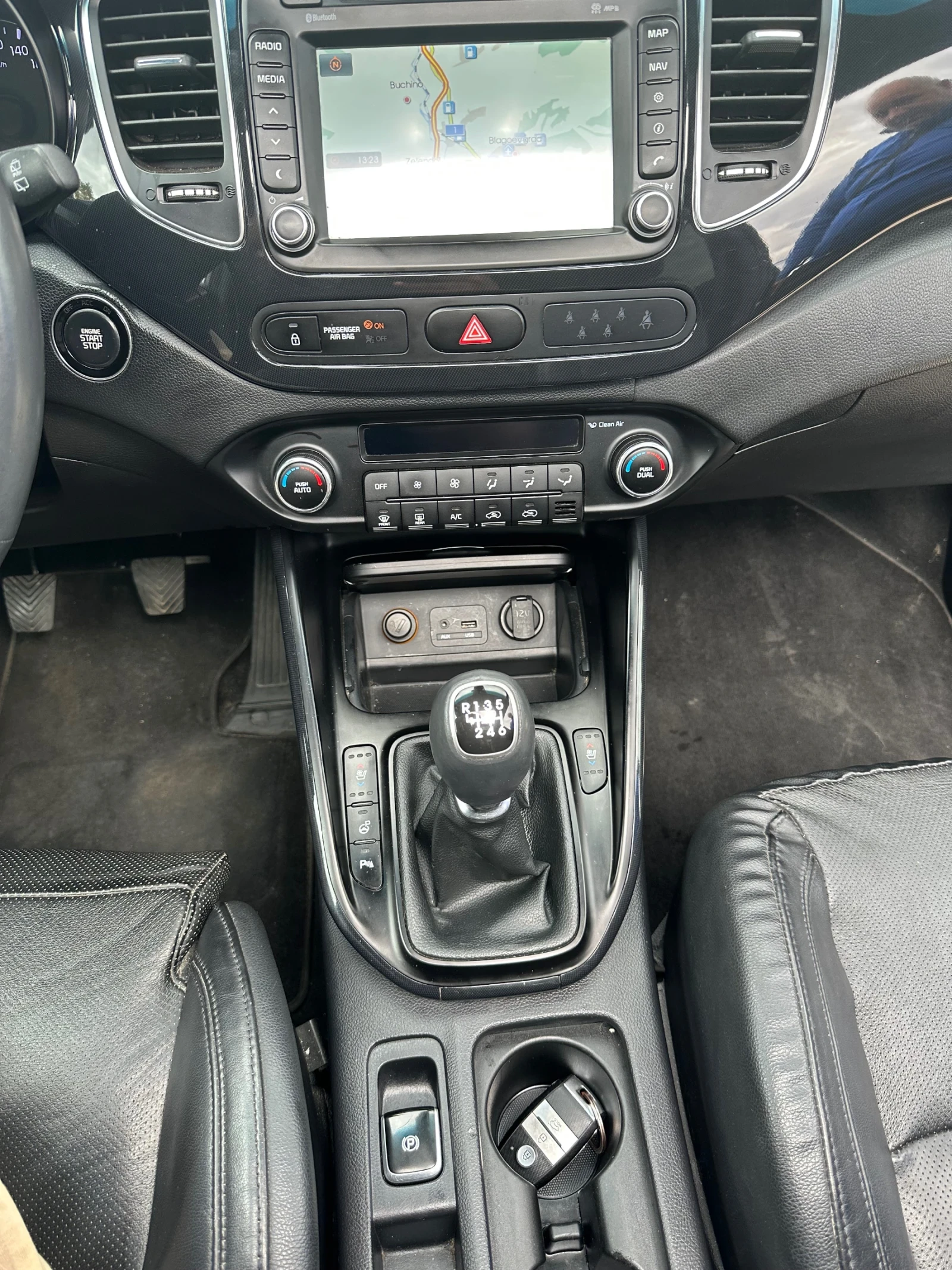 Kia Carens 1.7 135hp 7мест | Mobile.bg — изображение 12