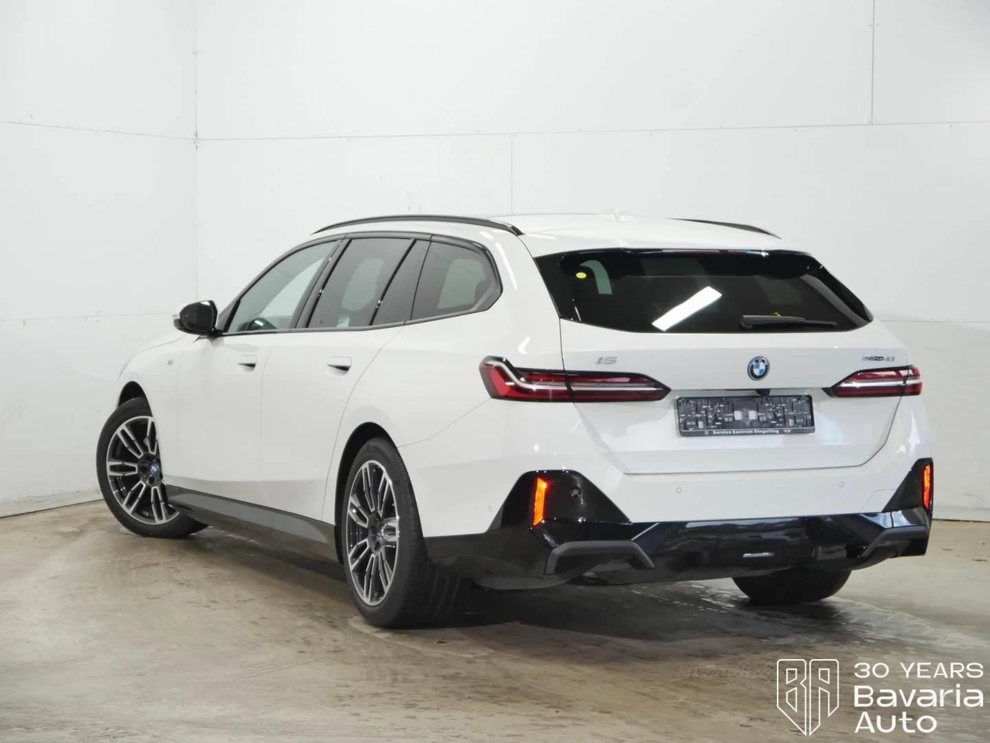 BMW i5 40 eDrive Touring M Sport Paket | Mobile.bg   2