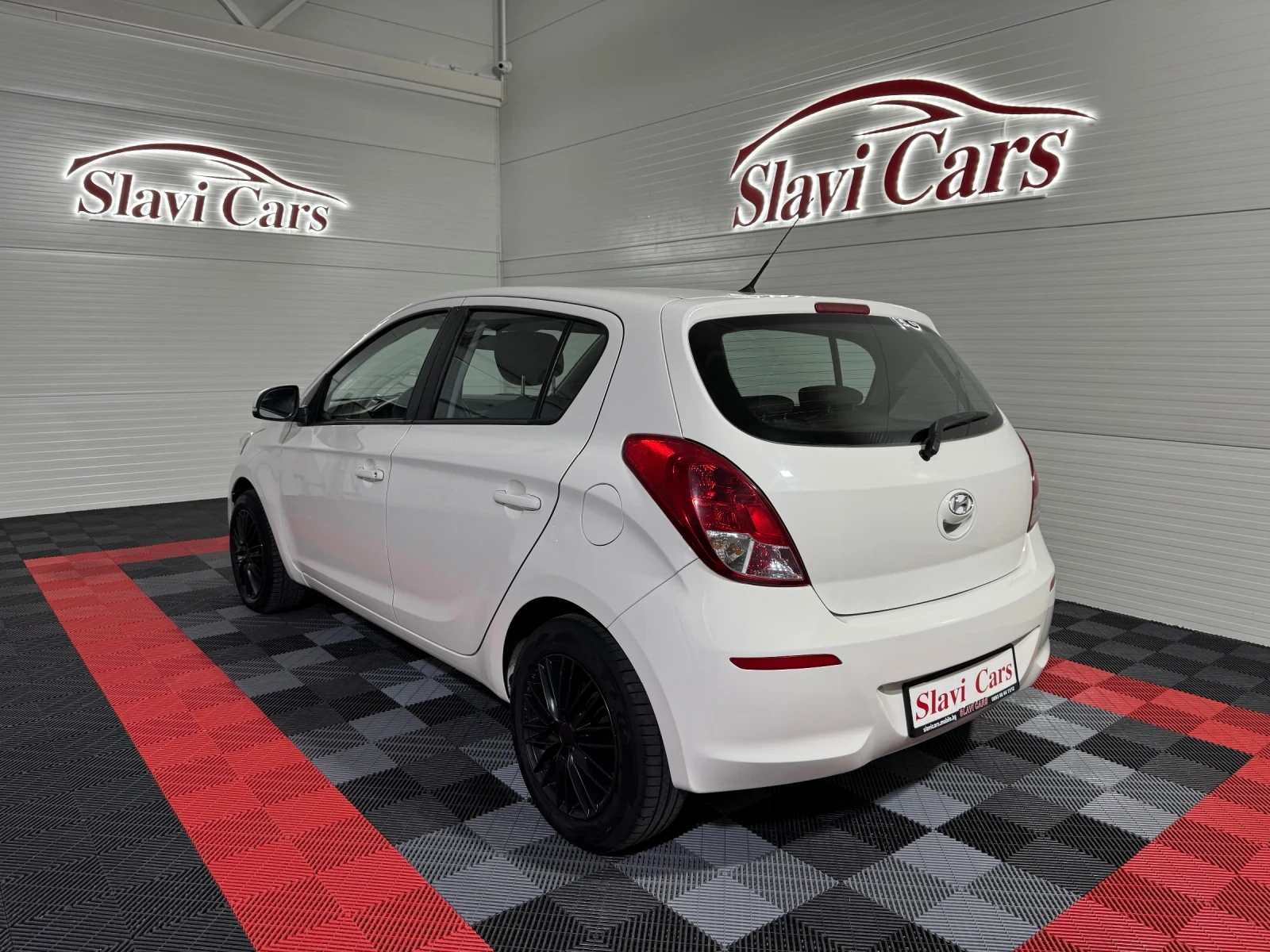 Hyundai I20 1.2 i - 5 ВРАТИ - Sound Edition, снимка 4 - Автомобили и джипове - 53870145