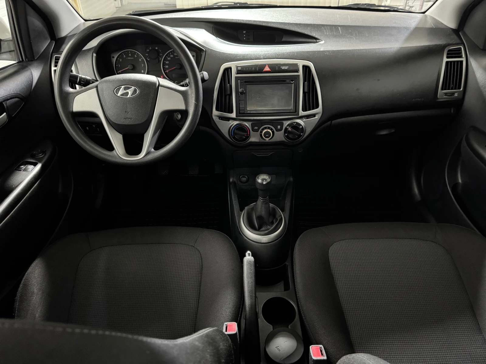 Hyundai I20 1.2 i - 5 ВРАТИ - Sound Edition, снимка 9 - Автомобили и джипове - 53870145