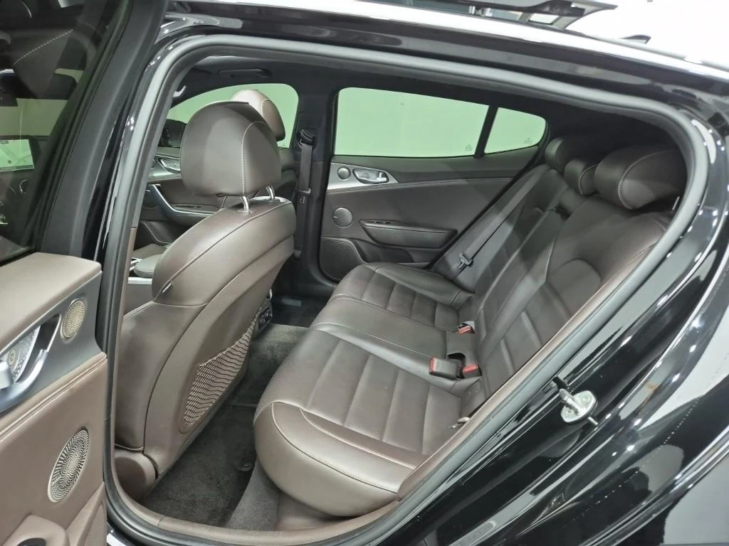 Kia Stinger GT 3.3 TURBO, снимка 9 - Автомобили и джипове - 55219250