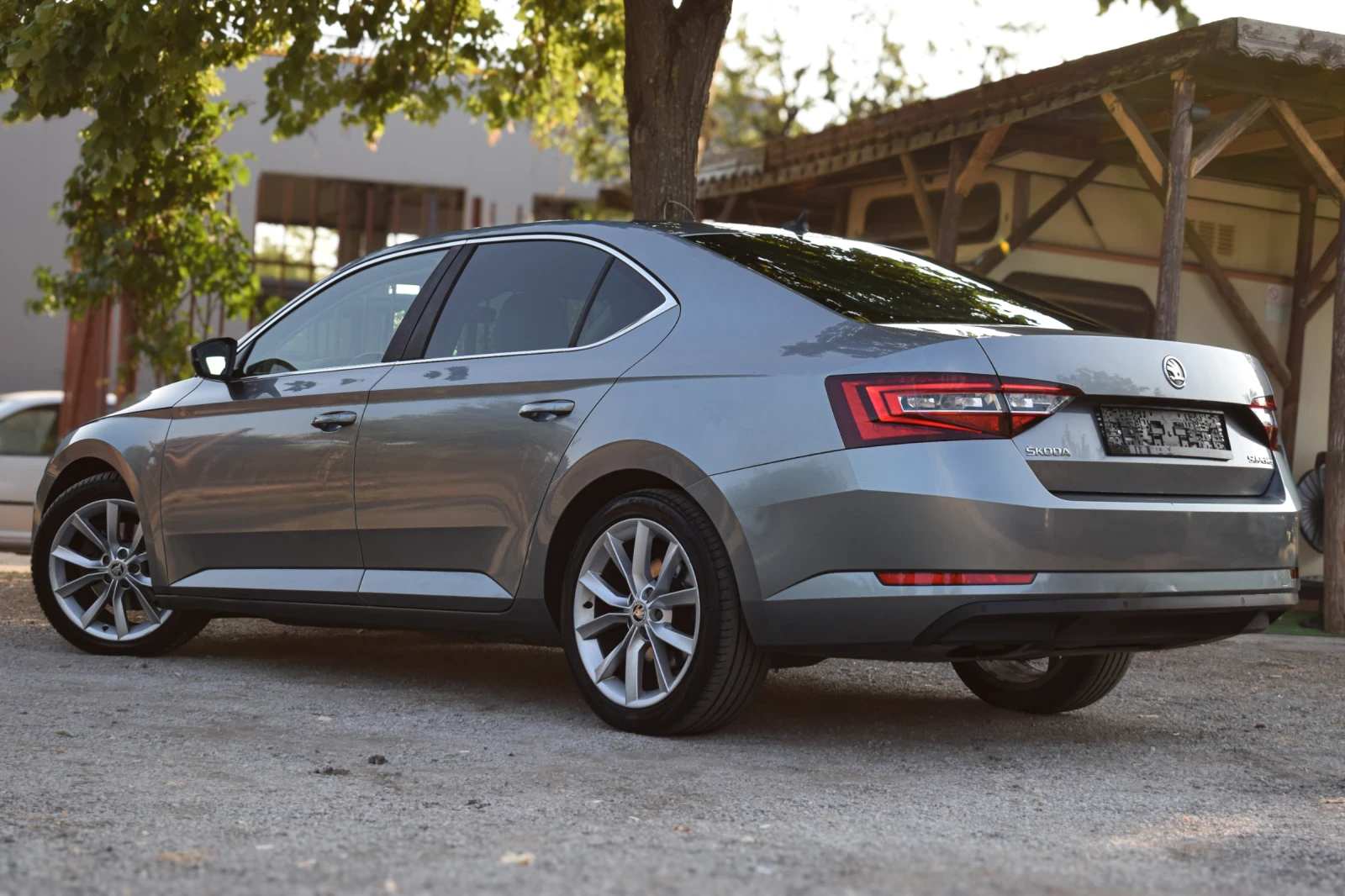 Skoda Superb, снимка 4 - Автомобили и джипове - 55795482