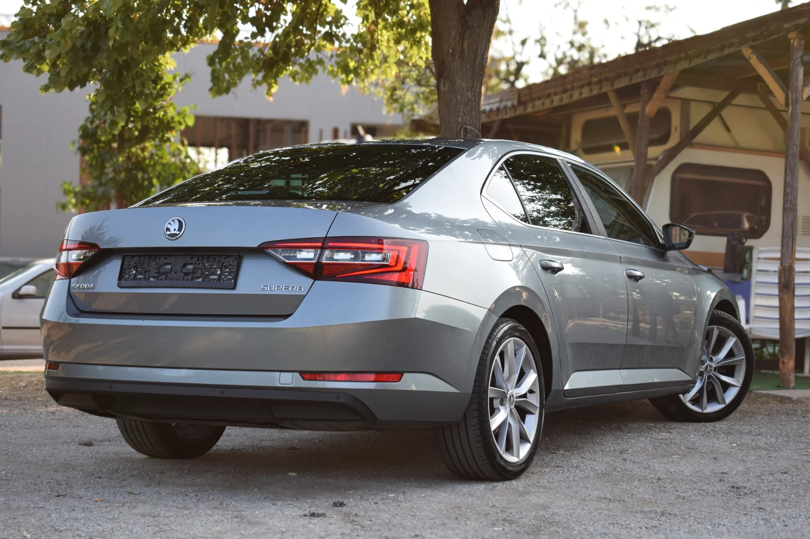 Skoda Superb, снимка 3 - Автомобили и джипове - 55795482