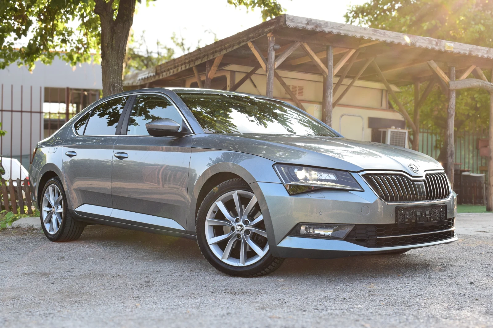 Skoda Superb, снимка 2 - Автомобили и джипове - 55795482