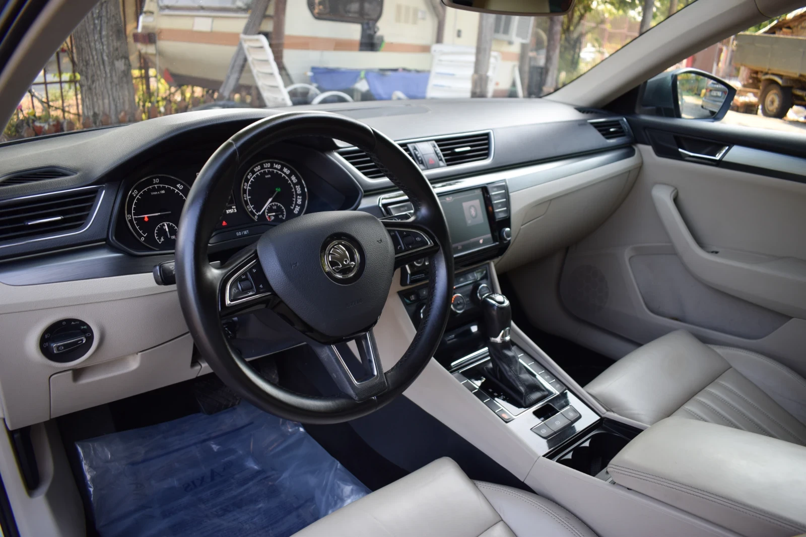 Skoda Superb, снимка 14 - Автомобили и джипове - 55795482