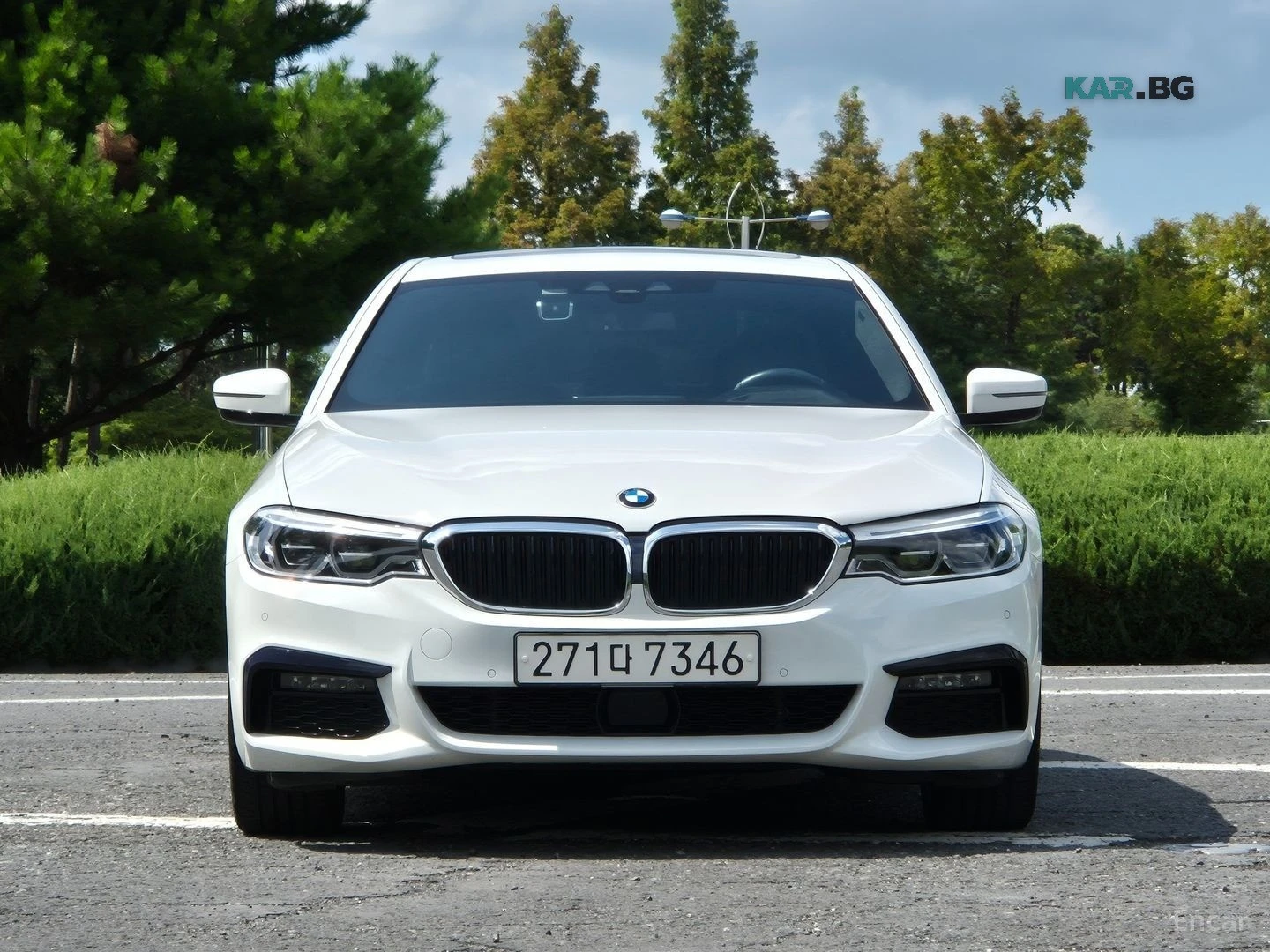 BMW 530E M SPORT* КОЖА* ПОДГРЕВ* HEADUP* 360* PANO, снимка 5 - Автомобили и джипове - 56061406