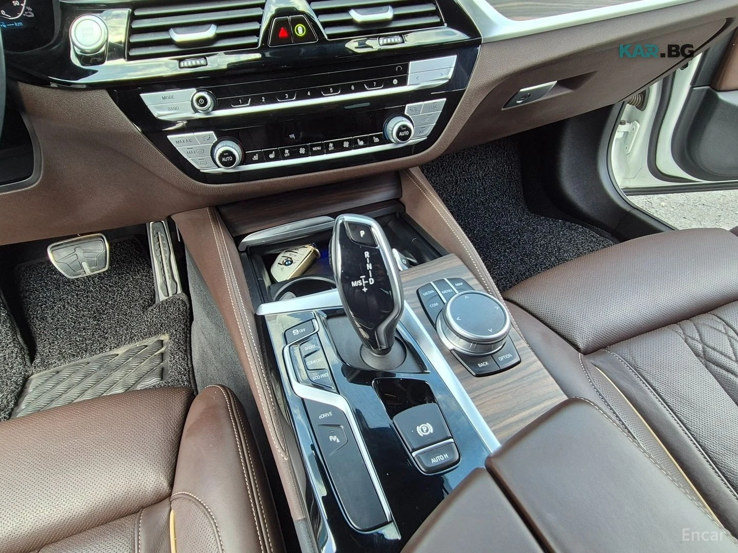 BMW 530E M SPORT* КОЖА* ПОДГРЕВ* HEADUP* 360* PANO, снимка 14 - Автомобили и джипове - 56061406