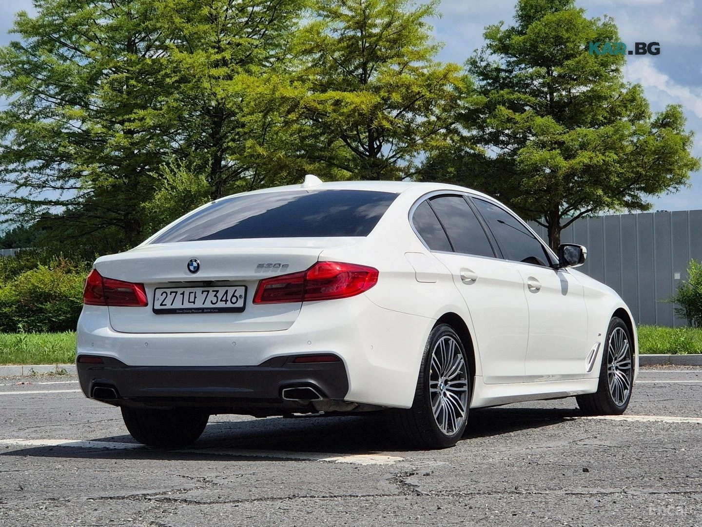 BMW 530E M SPORT* КОЖА* ПОДГРЕВ* HEADUP* 360* PANO, снимка 2 - Автомобили и джипове - 56061406