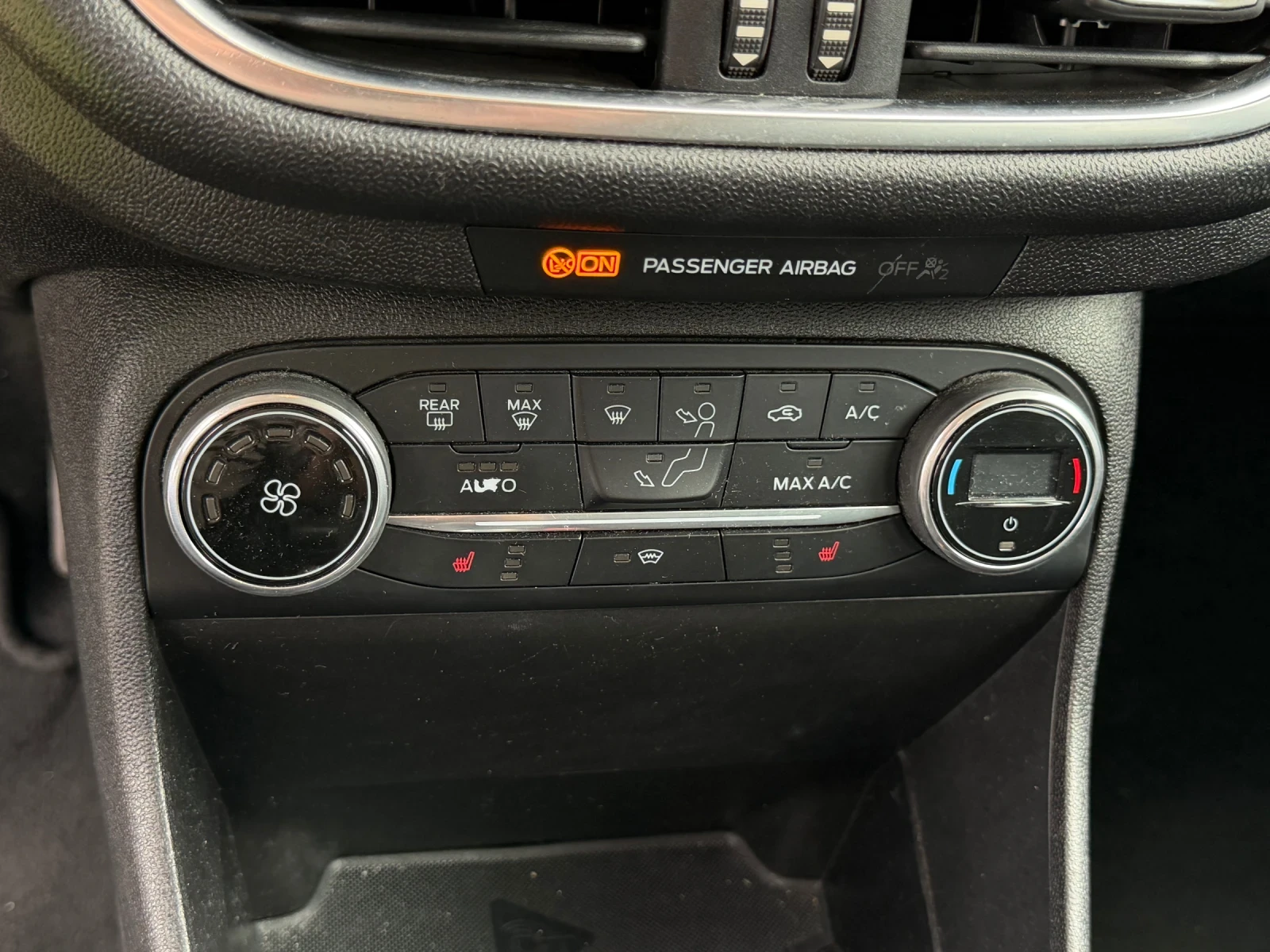 Ford Fiesta 1, 0 Ecoboost Euro6, снимка 10 - Автомобили и джипове - 56181199