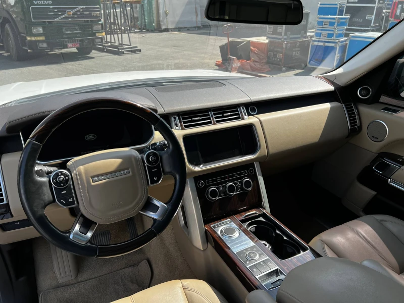 Land Rover Range rover Vogue 5.0 V8   2015 / 166 000 км / ОЧАКВАН ВНОС, снимка 8 - Автомобили и джипове - 51994408