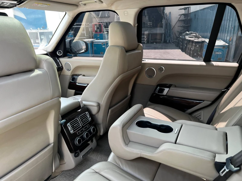 Land Rover Range rover Vogue 5.0 V8   2015 / 166 000 км / ОЧАКВАН ВНОС, снимка 12 - Автомобили и джипове - 51994408
