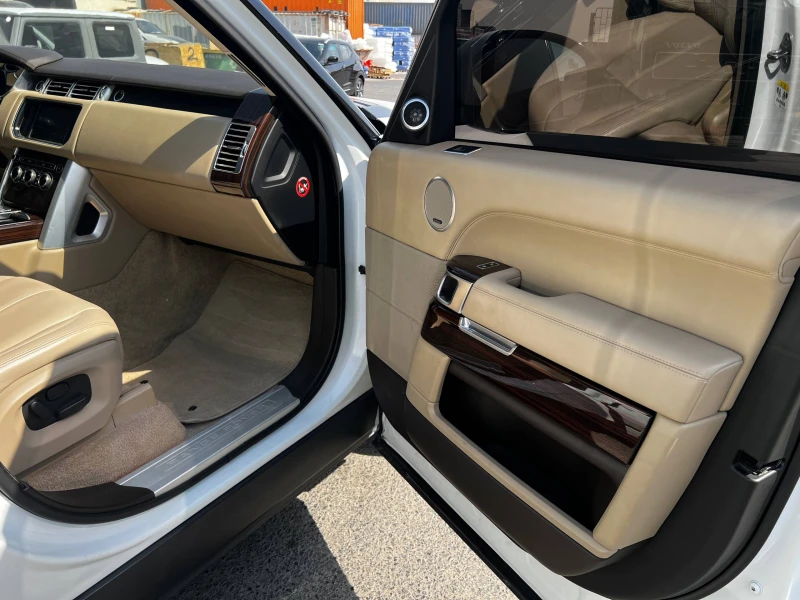 Land Rover Range rover Vogue 5.0 V8   2015 / 166 000 км / ОЧАКВАН ВНОС, снимка 15 - Автомобили и джипове - 51994408