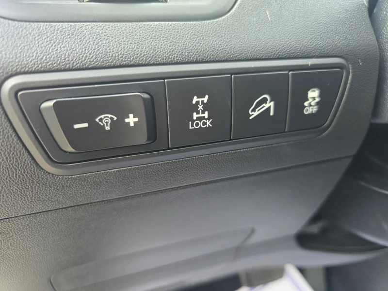 Hyundai IX35 2.0CRD 4&#215;4 FACE NAVI AVTOMAT, снимка 12 - Автомобили и джипове - 52550594