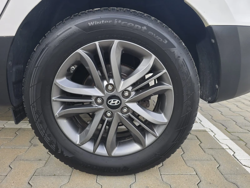 Hyundai IX35 2.0CRD 4&#215;4 FACE NAVI AVTOMAT, снимка 14 - Автомобили и джипове - 52550594