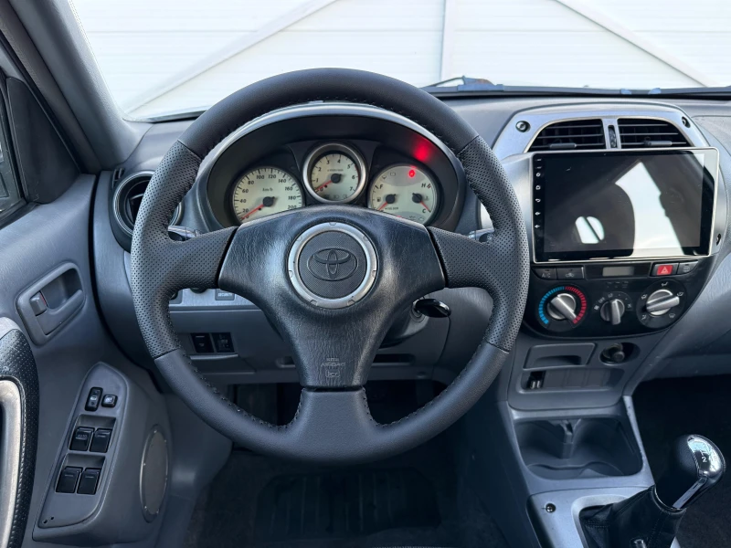 Toyota Rav4 2.0D4D 4x4/Навигация/Мултимедия/Собствен лизинг, снимка 13 - Автомобили и джипове - 52722487