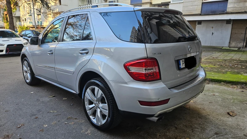 Mercedes-Benz ML 350 3.0 L* V6* 4MATIC* Automatic, снимка 4 - Автомобили и джипове - 52849570
