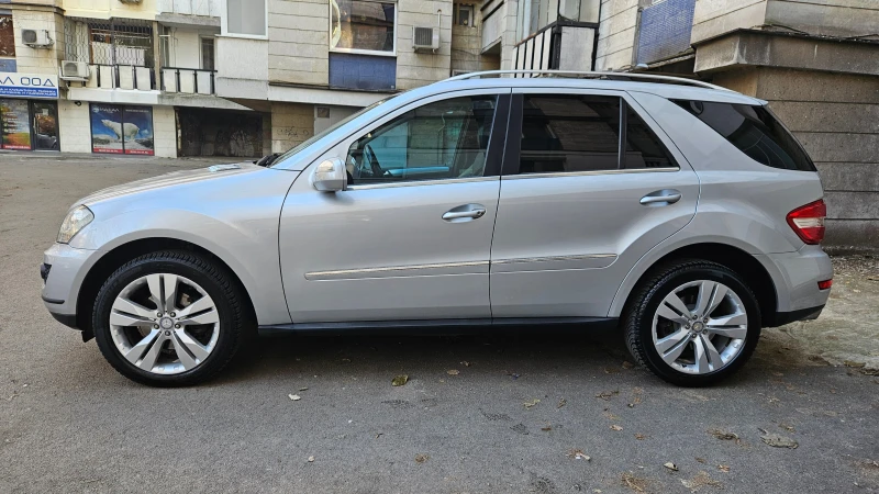 Mercedes-Benz ML 350 3.0 L* V6* 4MATIC* Automatic, снимка 3 - Автомобили и джипове - 52849570