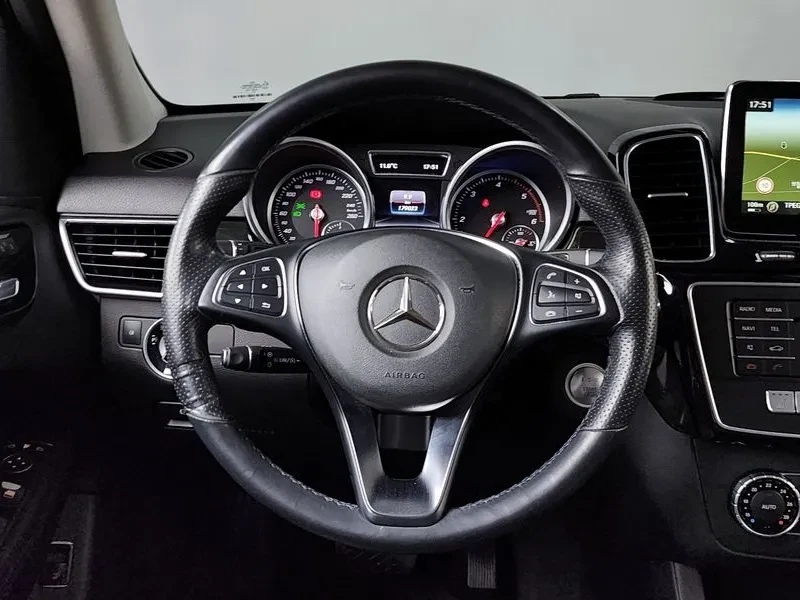 Mercedes-Benz GLE W166 250 D 4Matic, снимка 13 - Автомобили и джипове - 55750628