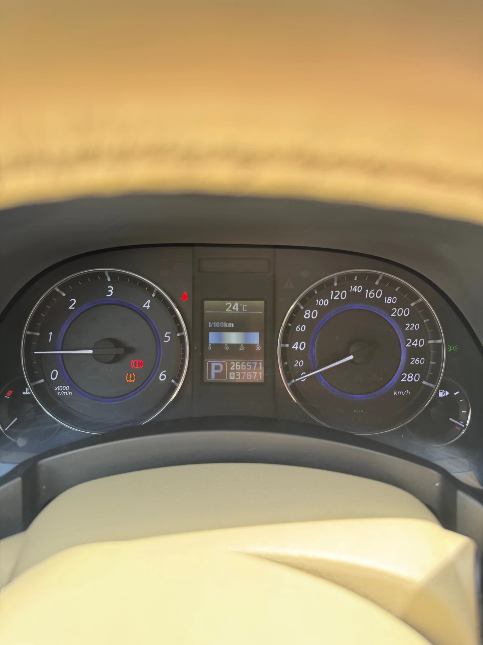 Infiniti QX70 S | Mobile.bg   12