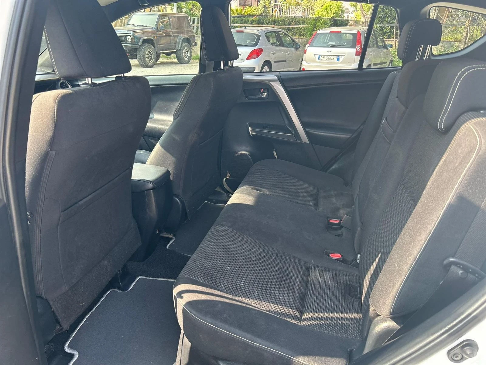 Toyota Rav4 2.5I/HYBRID/2028 ГАРАНЦИЯ БАТЕРИЯ/2WD/TOP - изображение 8