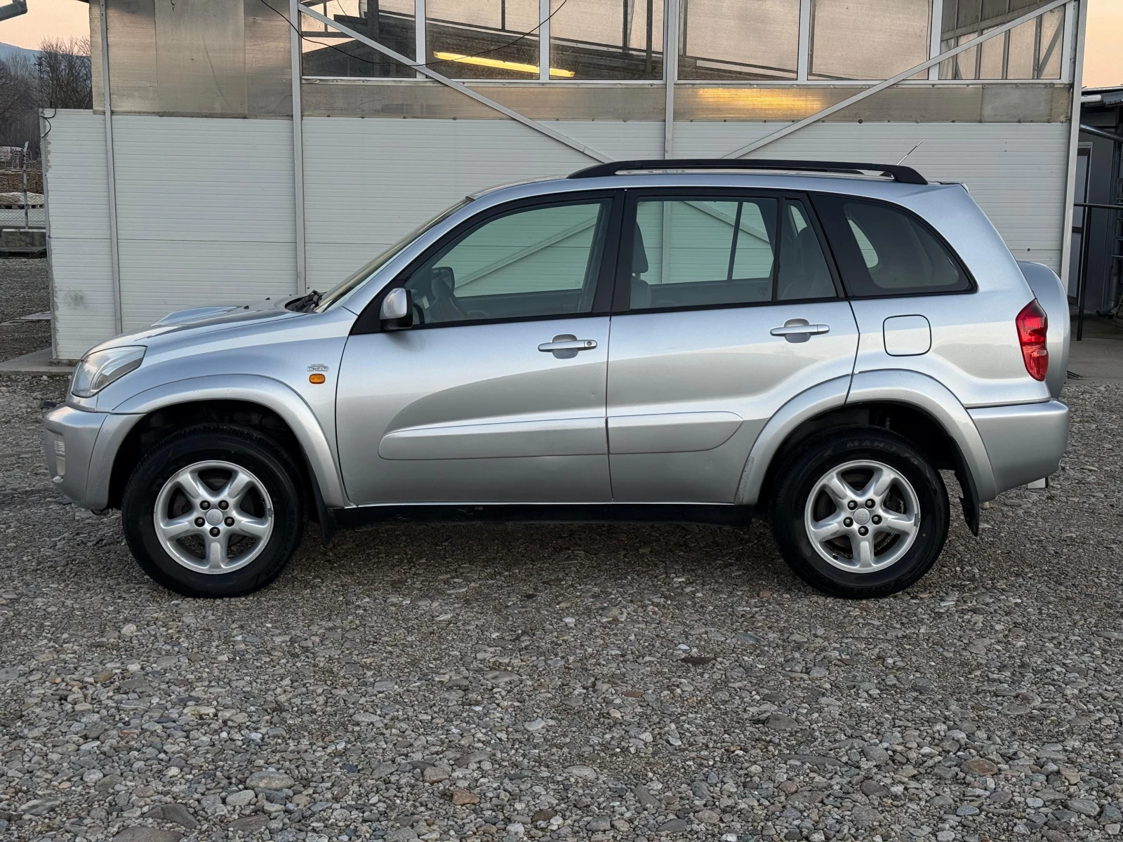 Toyota Rav4 2.0D4D 4x4/Навигация/Мултимедия/Собствен лизинг - изображение 7