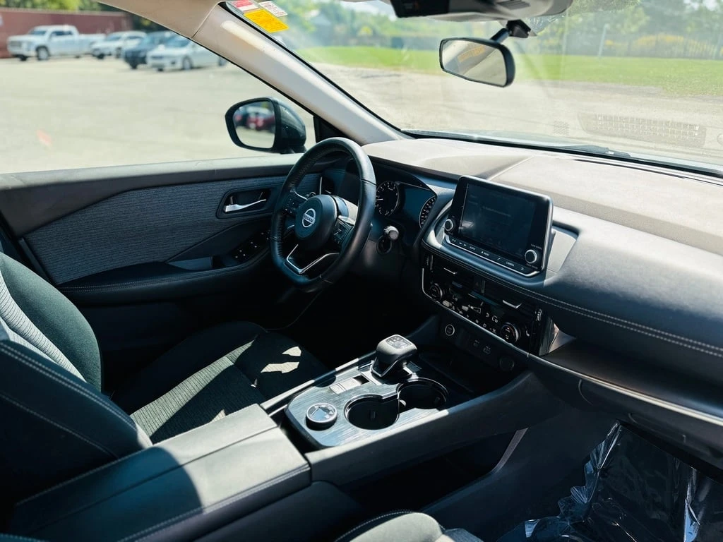 Nissan Rogue * SV | AWD | PWR SEAT/MOONROOF/PUSH BUTTON START * - изображение 9