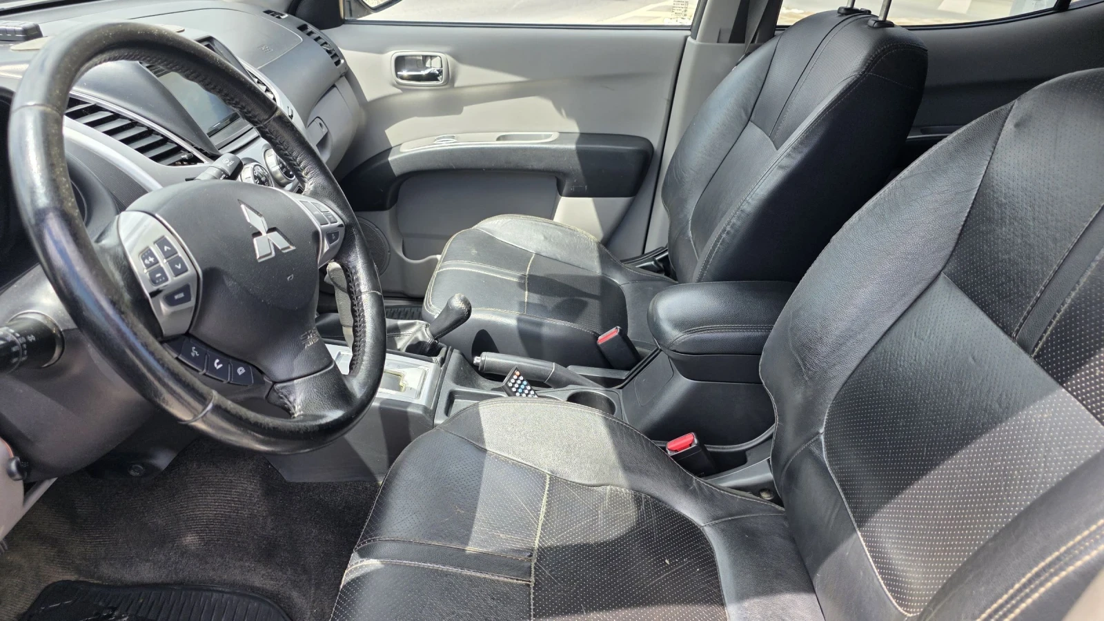 Mitsubishi L200 DI-D 2.5 Климатик 4X4, снимка 11 - Автомобили и джипове - 54342575