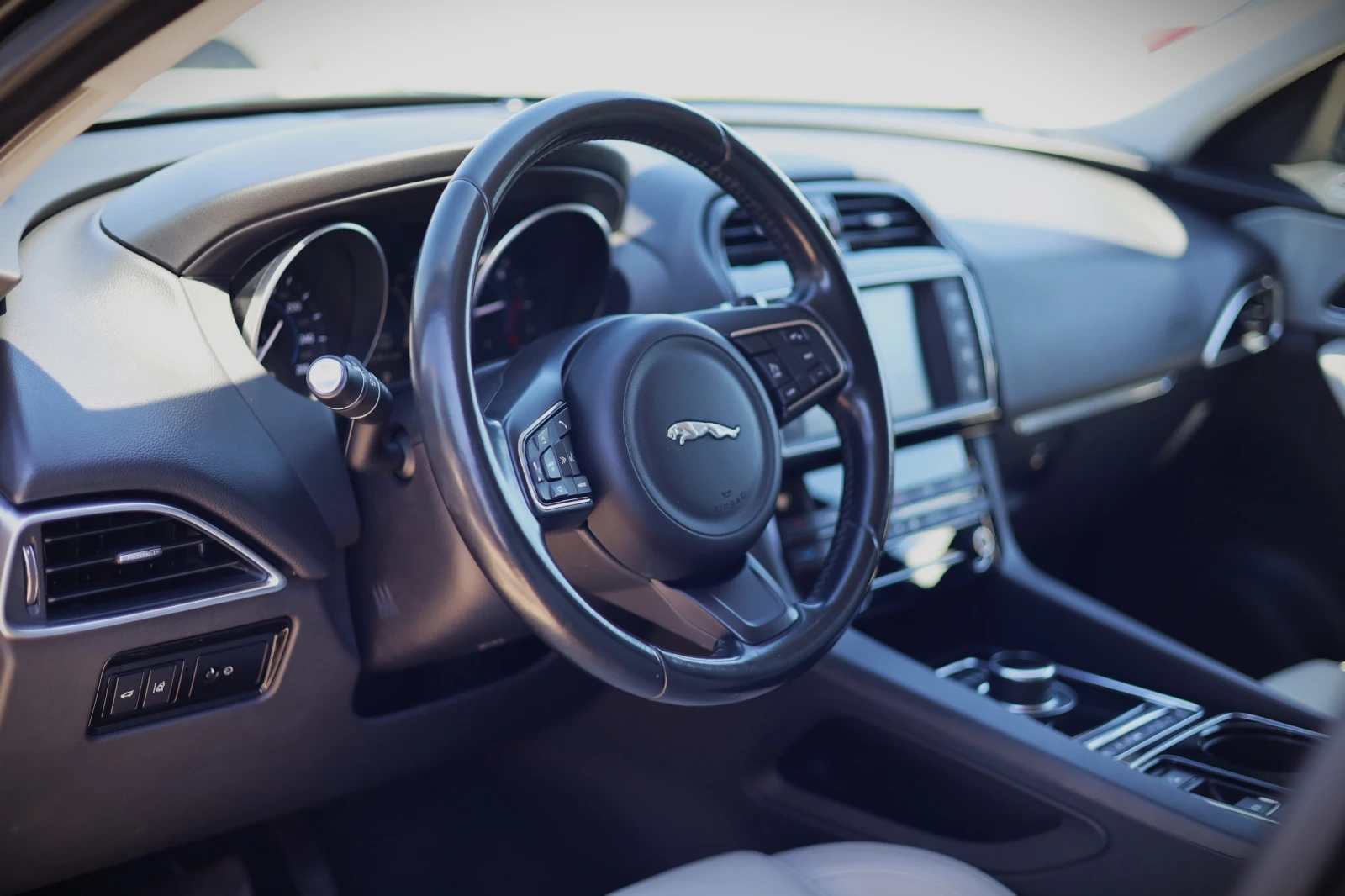 Jaguar F-PACE 2.0 D, снимка 11 - Автомобили и джипове - 54701297