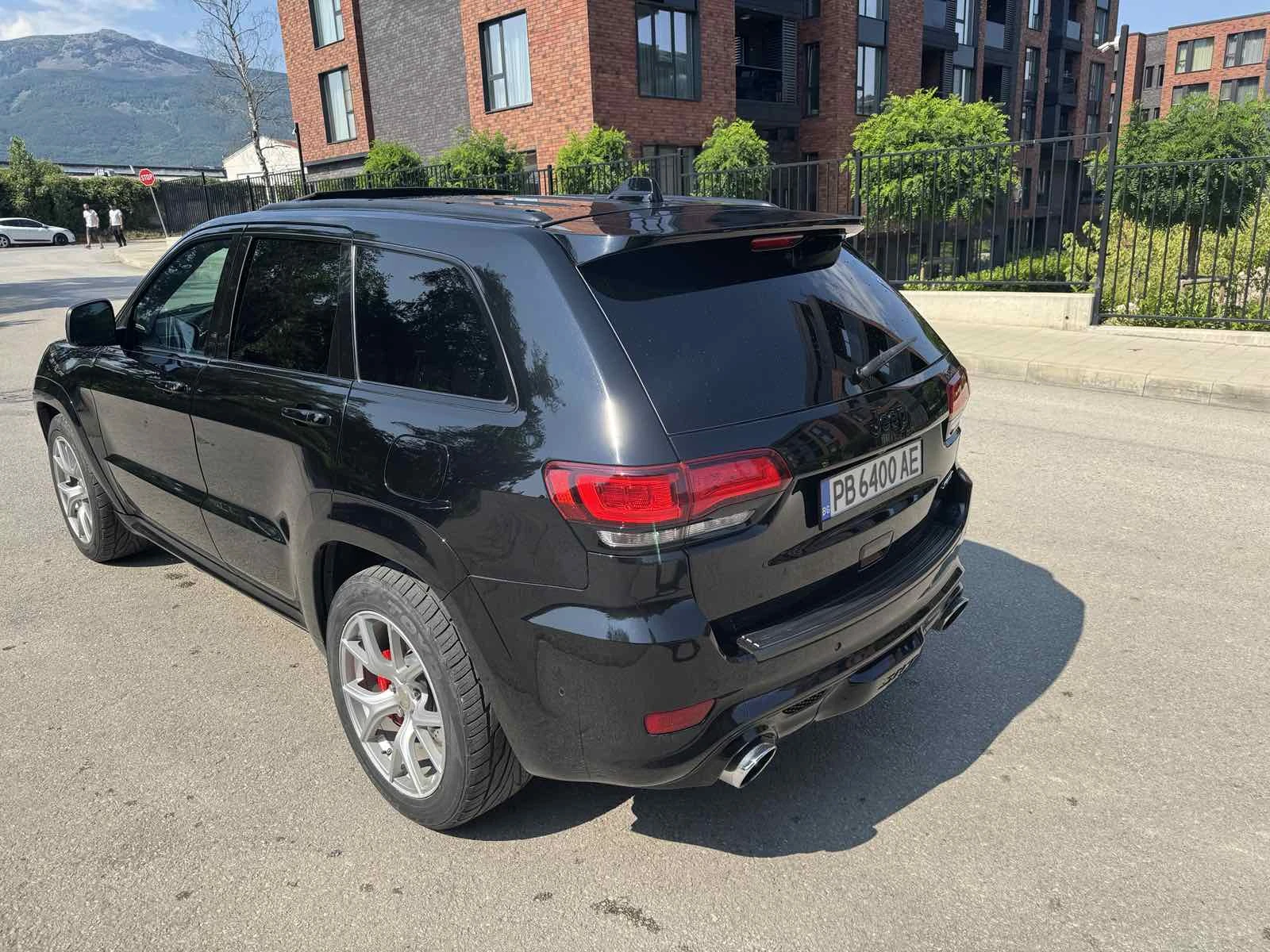 Jeep Grand cherokee SRT 6.4 FACE/LPG  /BORLA /PANO, снимка 2 - Автомобили и джипове - 54737883