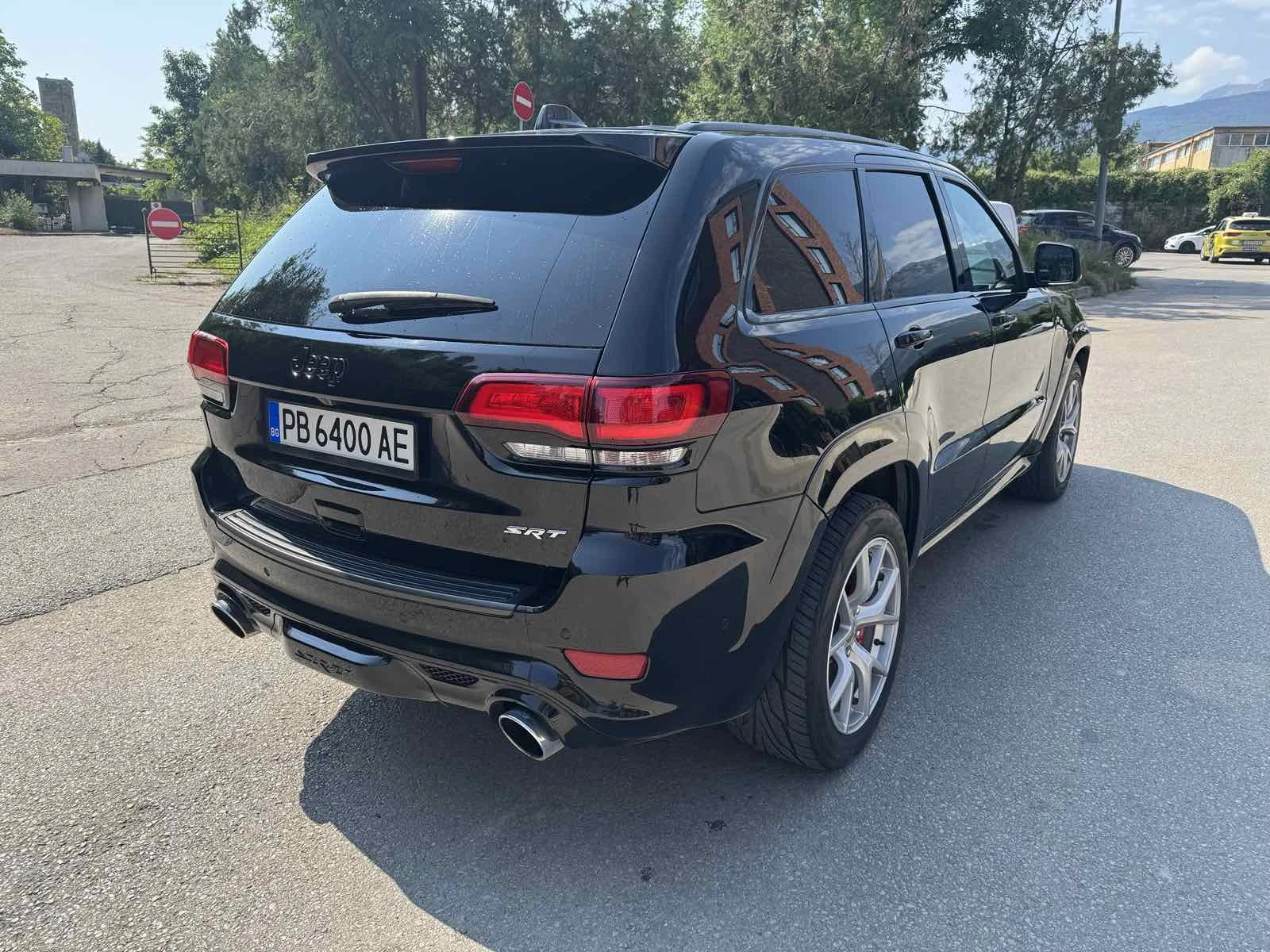 Jeep Grand cherokee SRT 6.4 FACE/LPG  /BORLA /PANO, снимка 3 - Автомобили и джипове - 54737883