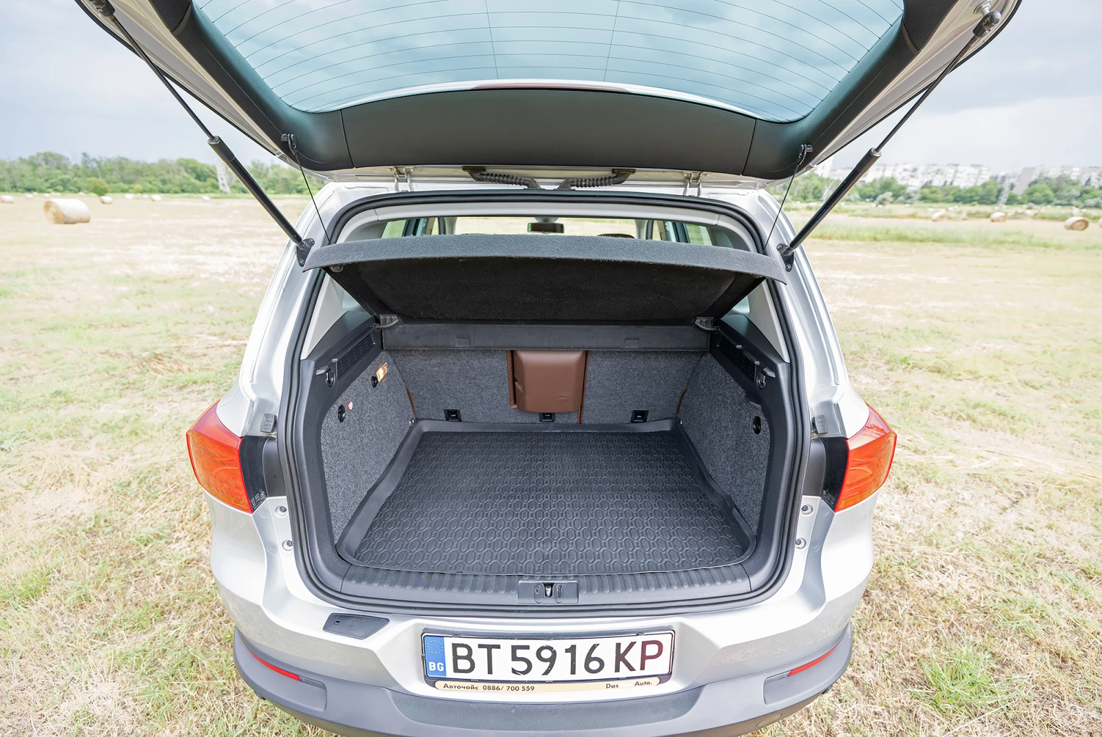 VW Tiguan, снимка 6 - Автомобили и джипове - 55163002