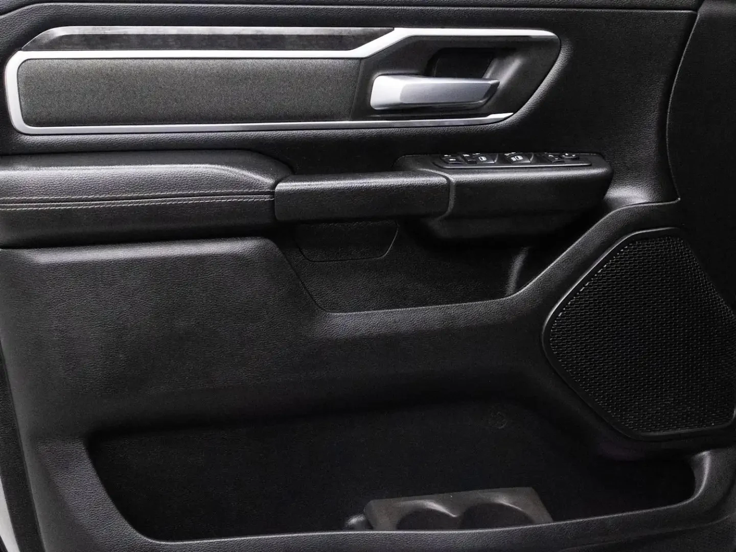 Dodge RAM 1500 BIG HORN ЦЕНА ДО БЪЛГАРИЯ АВТОКРЕДИТ, снимка 8 - Автомобили и джипове - 55950214