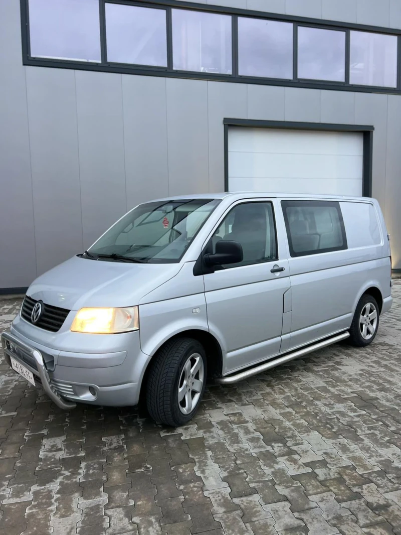 VW T5 Топ състояние, снимка 2 - Бусове и автобуси - 48213415