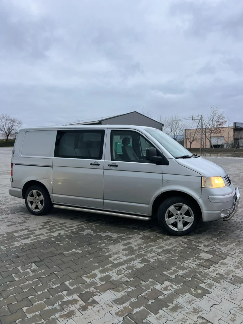 VW T5 Топ състояние, снимка 4 - Бусове и автобуси - 48213415