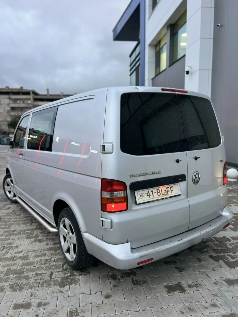 VW T5 Топ състояние, снимка 9 - Бусове и автобуси - 48213415