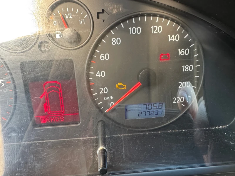 VW T5 Transporter, снимка 8 - Бусове и автобуси - 52861376